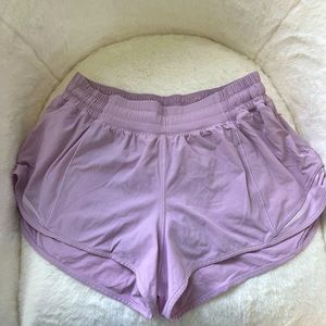 LuluLemon 2.5 inch Hotty Hot Short
